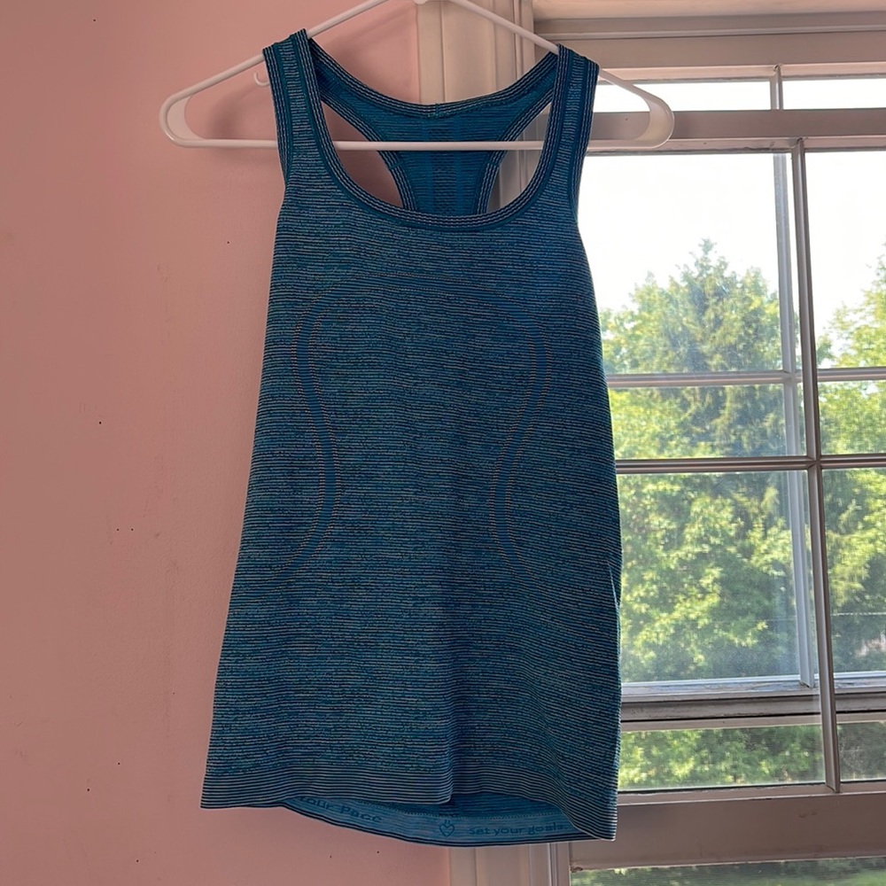 Lululemon Razorback top